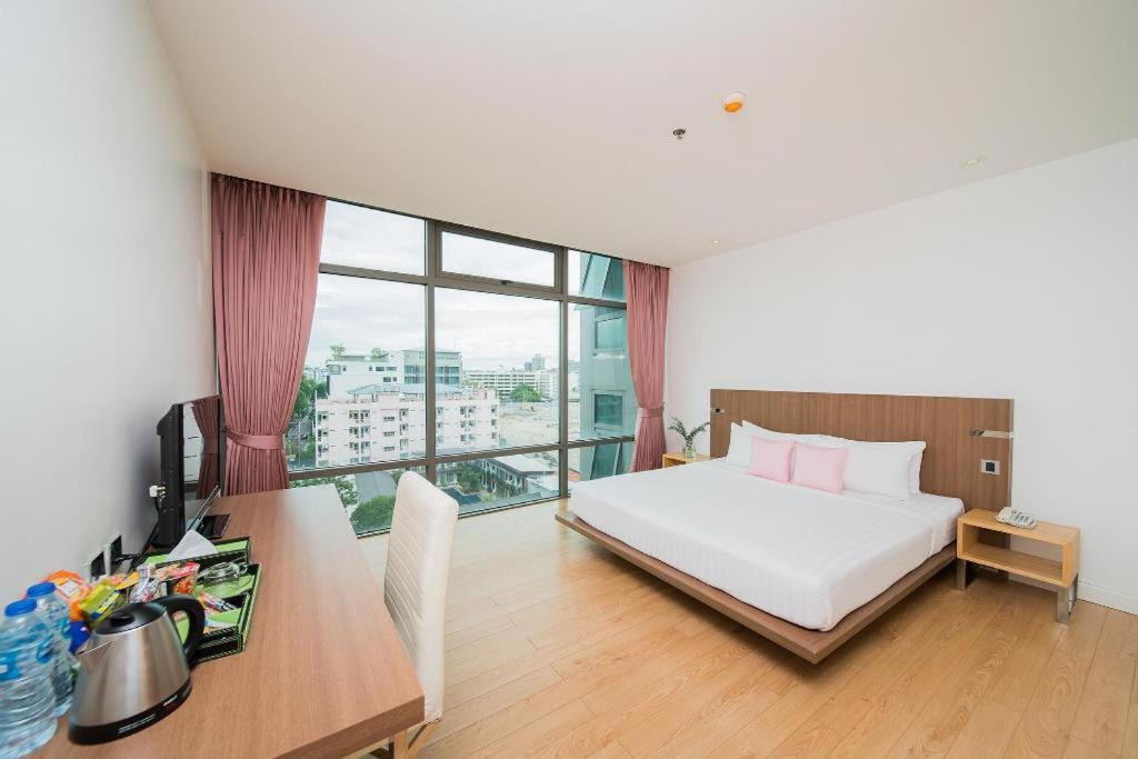 Seven Zea Chic Hotel Pattaya Buitenkant foto